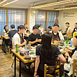 店内はお客さんでいっぱいでした。外もウェイティングがかかっている人気店でした。