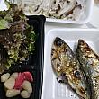 近所の刺身屋で刺身を買って来て、うちで食べようとしたら、サービスでチョノの塩焼きをくれました～＾＾