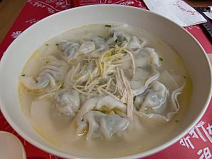 上海でよく食べられているのは、餃子ではなく小籠包、生煎、ワンタンなどの小麦粉系食品です。