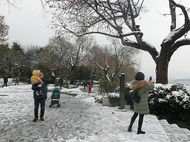 杭州市民にとっても、絶好の撮影日和とのこと。こんなに雪が降ったのは久々だそう