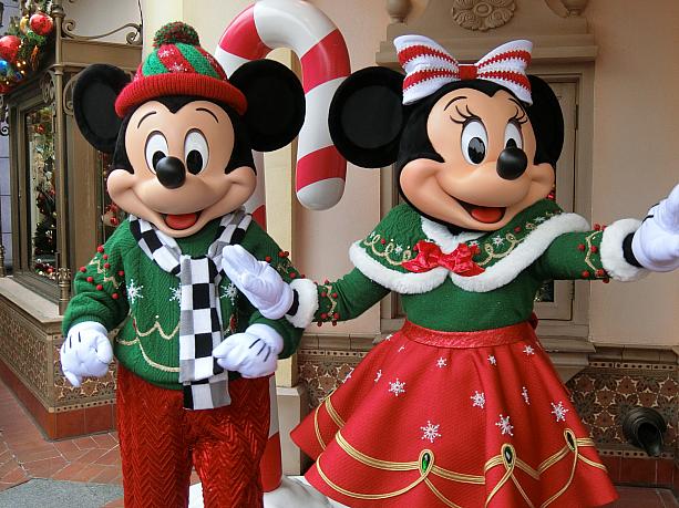 ミッキーとミニーの今年のクリスマス衣装はこんな感じ