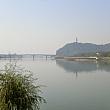 街の真ん中には蘭江という川が流れています。ここからさらに車を走らせると「諸葛八卦村」があります