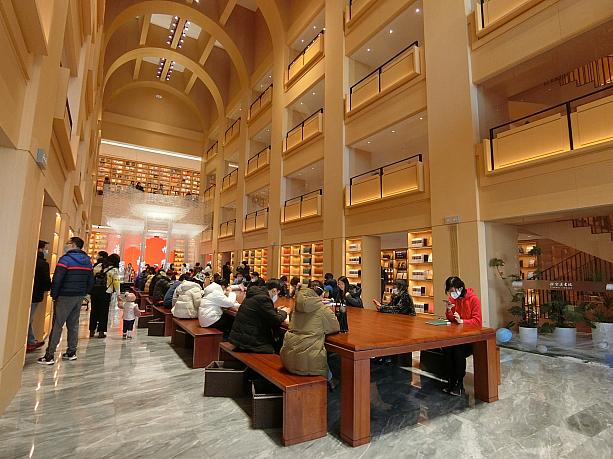 2023年１月にオープンした図書館です