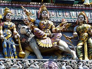 ゴープラムの中央の女神ドゥルガー像