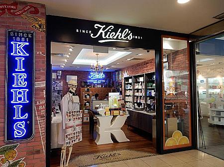 Kiehl'sとシュウウエムラはシンガポールで人気があります。