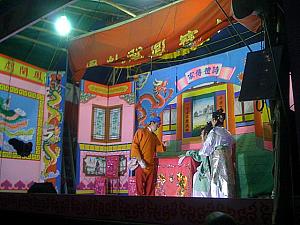 中国神話のショーや踊りなども開催されています