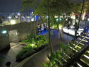 シンガポールの夜景・ナイトスポット特集！ 夜景 マリーナベイサンズ リバーサイドバー