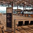 チャンギ空港の第3ターミナルです。静まり返っているチェックインカウンター。さみしい姿です。