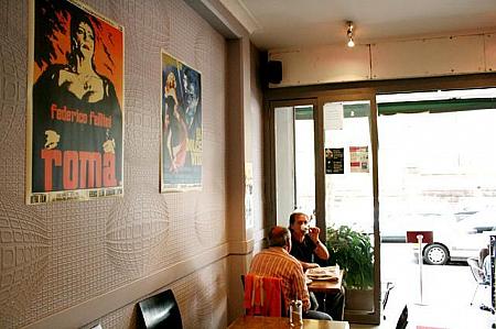 「Fellini」というシブイカフェを発見。映画のポスターも貼ってあったりして、とてもフレンチな気分。