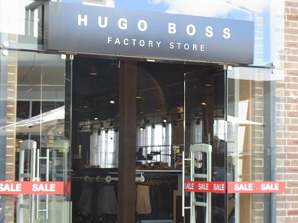 ファッション・ブランドを中心に、50店舗以上が集まるこのアウトレット・モールで、4月7日（土）からイースター・セールが始まります～。例えば、HUGO BOSSでは期間中、セール価格よりさらに30％オフ！