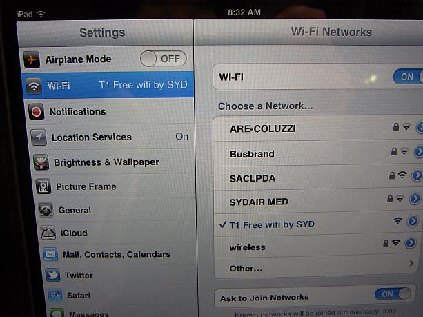 国際線のターミナルなら「T1 Free　wifi by SYD」を選択して、