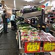 今回のお目当てはアジア系食材の買い物。スーパーの中は完全アジア！果物を始めとした手書きの商品札はも中国語表記がほとんどです。