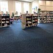 長らく続けていたリモートワークに行き詰まり、気分転換を兼ねて大型ショッピングセンターの中にある図書館へ行ってきました。