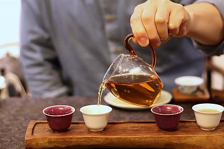 李さんが入れてくれる台湾茶は絶品！