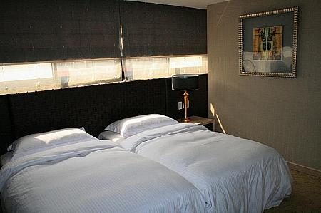 同じく精緻双人房で、ベッドはハリウッドスタイルです