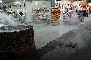 知本では街中でも温泉が吹き出しています