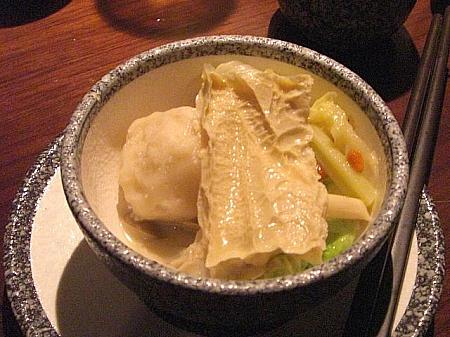 【麺包豆腐】　名前はパン豆腐ですが、厚めのユバのようです。