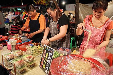 「黄家涼麺」は、ここ「武聖夜市」では有名