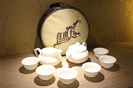 お茶好きな台湾人はお茶道具も旅行に持って出掛けます！800元