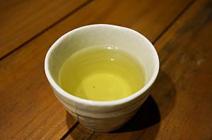 刺蔥茶　原住民料理の香辛料として使われる「刺蔥」のお茶。刺蔥が持つ独特のスパイシーさが面白い！