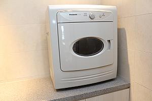 長期滞在する時に嬉しい宿泊客が無料で使える洗濯機と乾燥機もありました！