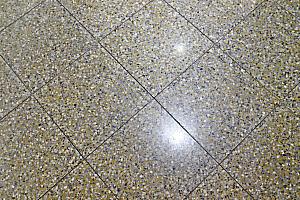 台湾の伝統的な建物に用いられる磨石子(テラゾー)の床もわざわざ作ってもらいました　