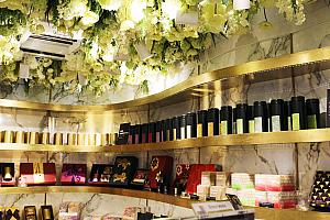 マカロンヌガーや台湾茶が人気な「小茶栽堂」映える店内になっています。
