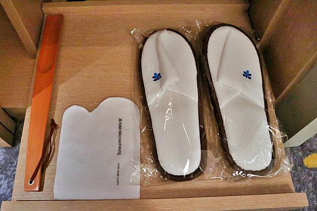 靴ブラシやスリッパ類