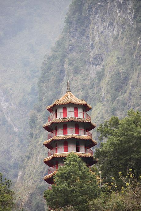 天祥には台湾一高い位置にお寺があります