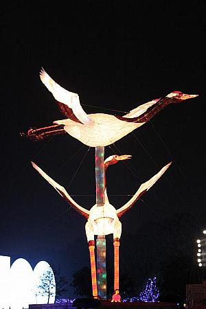 【鶴立祥和】長寿象徴である鶴。「祥鶴（縁起の良い鶴」は台湾語の「尚好（とても良い）」に発音が似てるため、台湾の方に愛されています