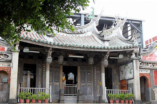 台湾最古の廟といわれる「天后宮」。海の守り神、媽祖様を祀っています