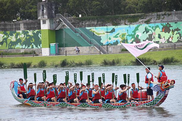 6月4～6日の3日間、台北ではドラゴンボートのレースが繰り広げられました。