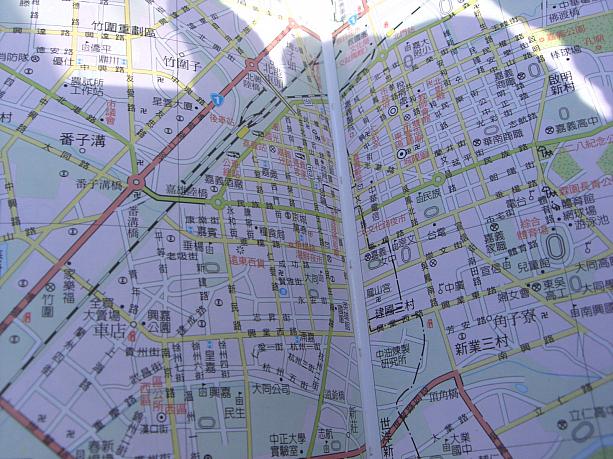 嘉義市内で道に迷ってしまいました。どこで「台一線」マークを見失ったんでしょう？ロードマップ持ってきていてよかった～。
