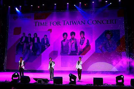 「2012 Time for Taiwan concert」と平渓線を楽しみました！ TimeforTaiwanconcert 平渓線 飛論海 十分大瀑布 ランタン 十分 郭采潔 アンバー・クオ 蘇打綠ソーダグリーン