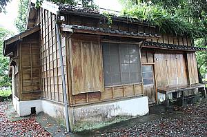 龍田村が移民村だった時の小学校と校長先生が住んでいた宿舎もそのまま残されていました