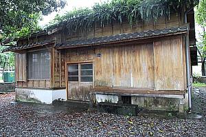 龍田村が移民村だった時の小学校と校長先生が住んでいた宿舎もそのまま残されていました