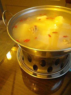 山芋とクコの薬膳スープ