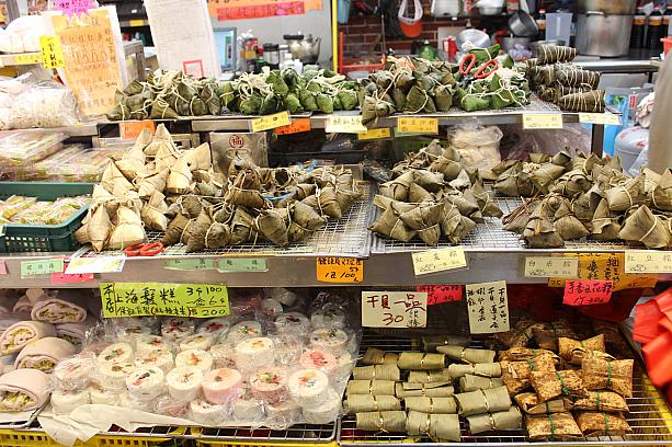 こちらは「上海合興糕糰店」というお店。普段もチマキを売っていますが、端午節に合わせて種類を増やすそうです。台湾北部・南部のもの、中国大陸各地のもの、その数なんと20種類以上！！
