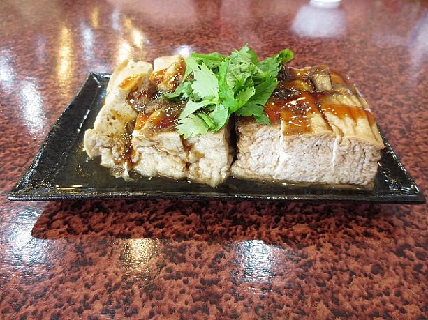 さらにお店を移動して「坪林豆腐」を食べに行きました。坪林は水がきれいなので、地元の豆腐も有名なんだそうです！ふわふわ食感で、すっきりした味わいでした。これもオススメです！