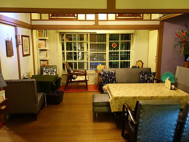 日本家屋を改築したカフェはこの数年とても人気ですが、この香夢園は当時の建物を壊さず、そのまま使用しています。