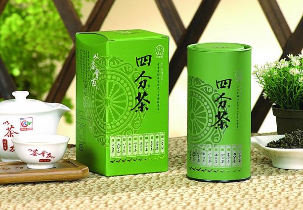 緑茶が好きな方は数字の少ないほうを。そして紅茶が好きな方は数字の多い方を選ぶといいそうです。台湾中部では、中間の五～七の金色の缶が人気だとか。コンテストで入賞するお茶もこの五～七が多いそうです。写真はお茶の品評会での味わい方と同じだそうです。自分の好きな烏龍茶を見つけましょう！<br><br>一から四は緑色の缶、五から七は金色の缶、八から十は赤の缶に入っています。