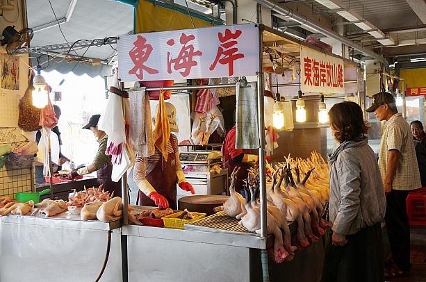 オーノーー！鶏ちゃん売り場ではこんなことに…台北ではあまり見られなくなった光景ですよねぇ