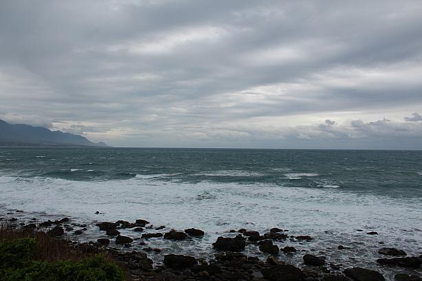この日は強い風が吹き、波も荒い！　自然の力強さを感じられました