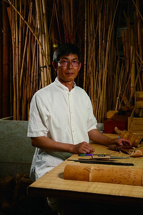 竹工芸師の陳靖賦さんは定期的に「青竹竹文化園区」で台湾竹国際学会を開催しています。国内外の専門家を迎えて「竹」というテーマで学術交流や論文発表を行うと、同じ「竹」でも様々な特性があることに気がつきます。