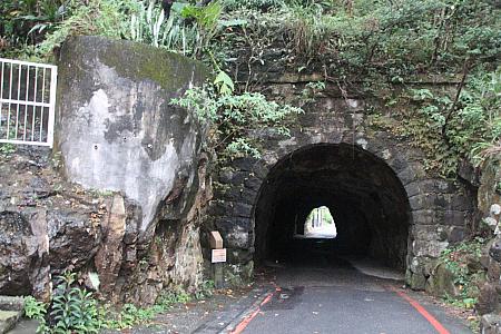 磅坑口トンネルは、地元民の通用門