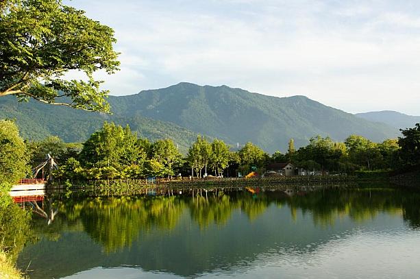 【関山親水公園】台湾で初めて建設された34ヘクタールの環境保護公園で、中央山脈と海岸山脈の谷間に位置しています。