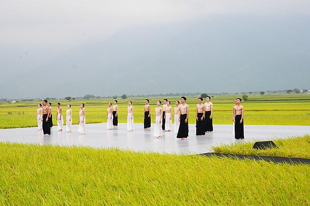 記念すべき10年目を迎えた「池上秋收稻穗藝術節」で台湾が世界に誇るダンスを見た！ 雲門舞集 池上秋収 藝術節池上