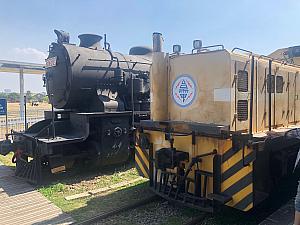 日本製の蒸気機関車が保存されています