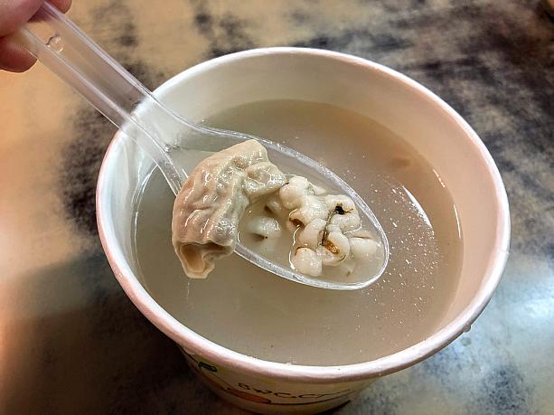 小腹が空いたので、四神湯と台湾語でバーワンと呼ばれる肉圓に挑戦。ナビはどちらもあまり好きではなく、四神湯に関しては特に食わず嫌いをしていたのですが今回ふらっと立ち寄って正解！想像していたよりも癖がなく、美味しくいただけました