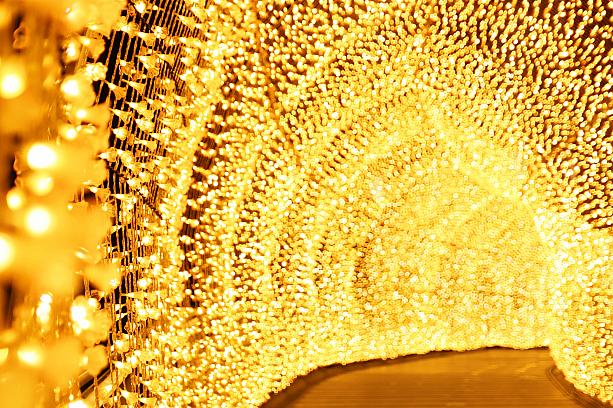 黄金色に輝く「新站天橋」は温かい雰囲気がいい感じ～！
